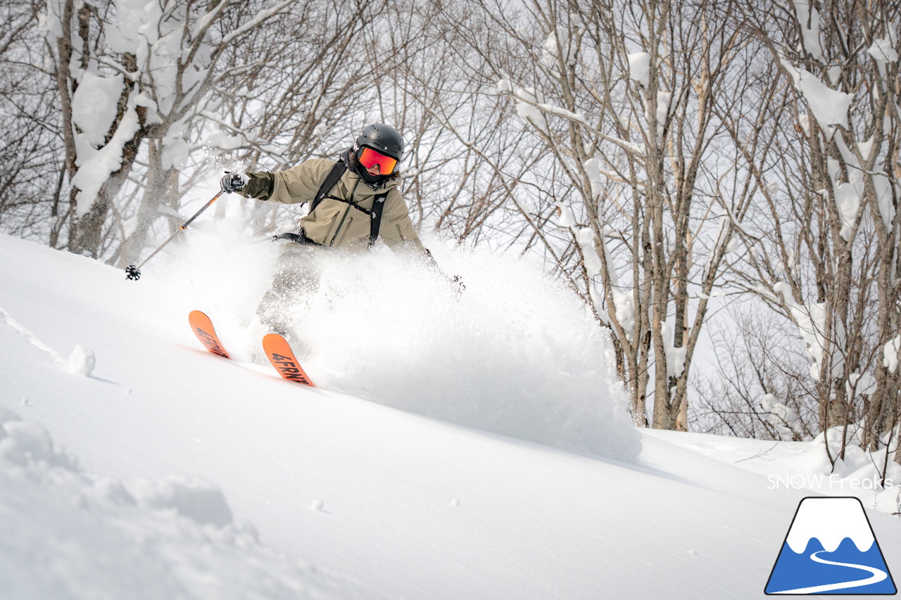 サッポロテイネ｜プロスキーヤー・中西太洋さんが、今季 SNOW Freaks 初登場。コンディション良好なゲレンデ＆パウダーを滑る、そして、撮る！